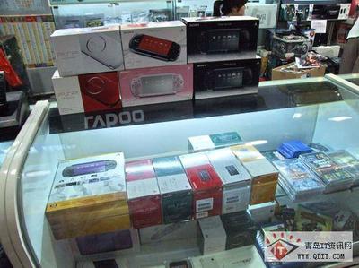 附贈(zèng)7件套，破解版索尼PSP 3000套裝僅售1499元 高性價(jià)比的電子產(chǎn)品選擇